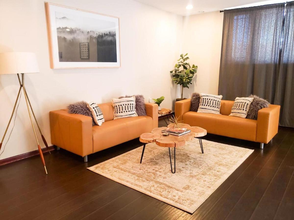 2Br Airy & Tidy Apt With Free Covered Parking - Central Modern Chicago Luaran gambar