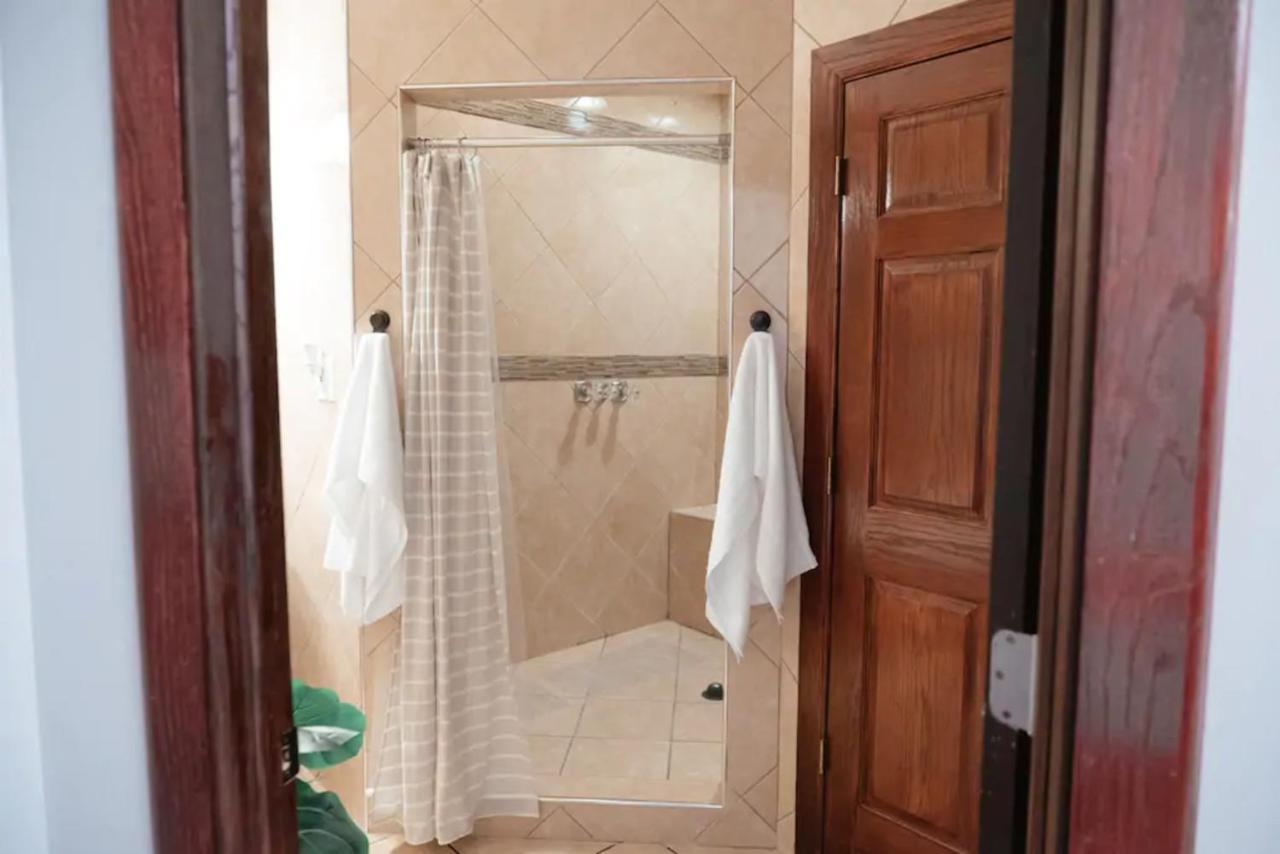 2Br Airy & Tidy Apt With Free Covered Parking - Central Modern Chicago Luaran gambar