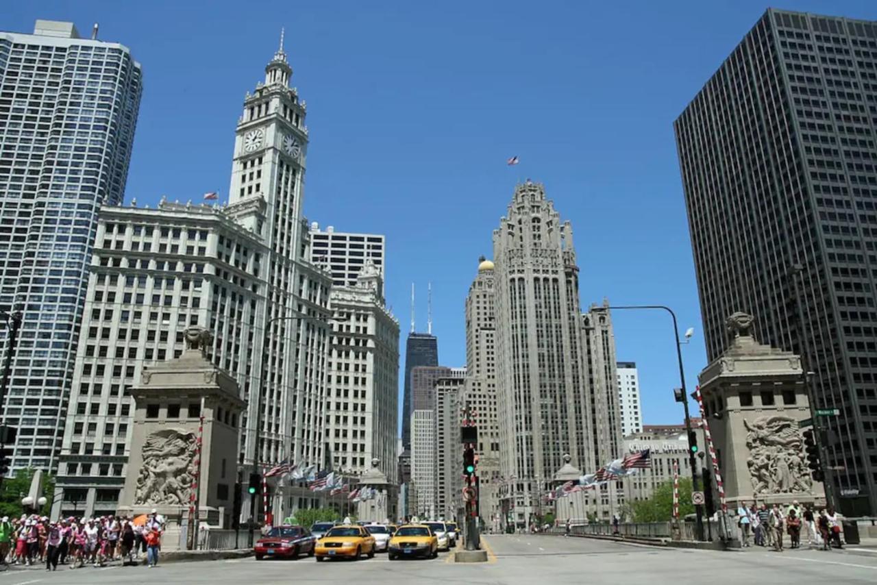 2Br Airy & Tidy Apt With Free Covered Parking - Central Modern Chicago Luaran gambar