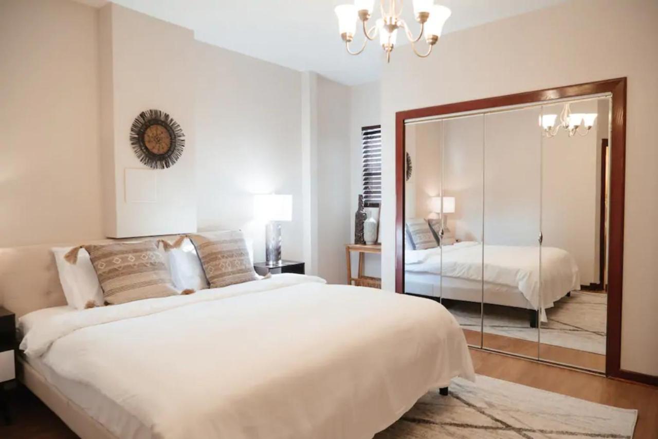 2Br Airy & Tidy Apt With Free Covered Parking - Central Modern Chicago Luaran gambar
