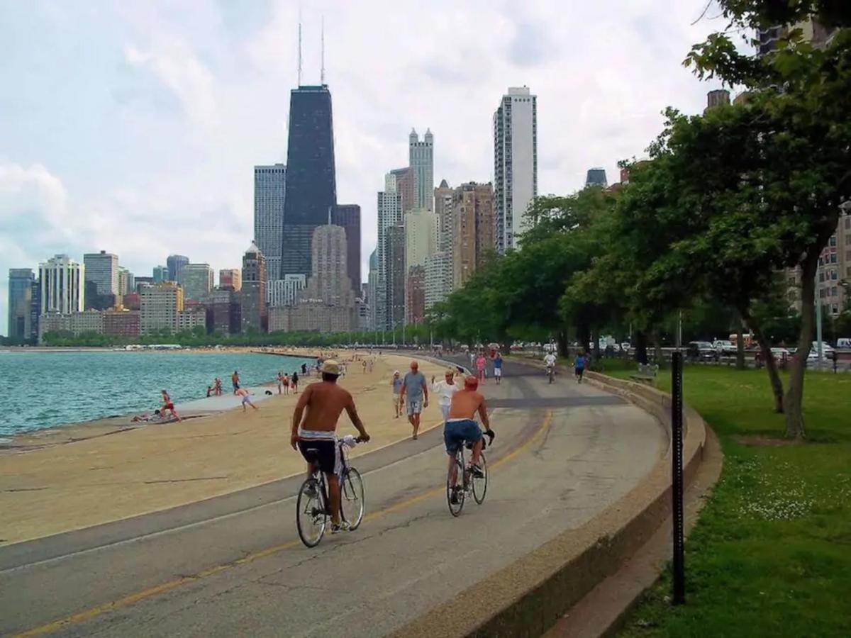 2Br Airy & Tidy Apt With Free Covered Parking - Central Modern Chicago Luaran gambar